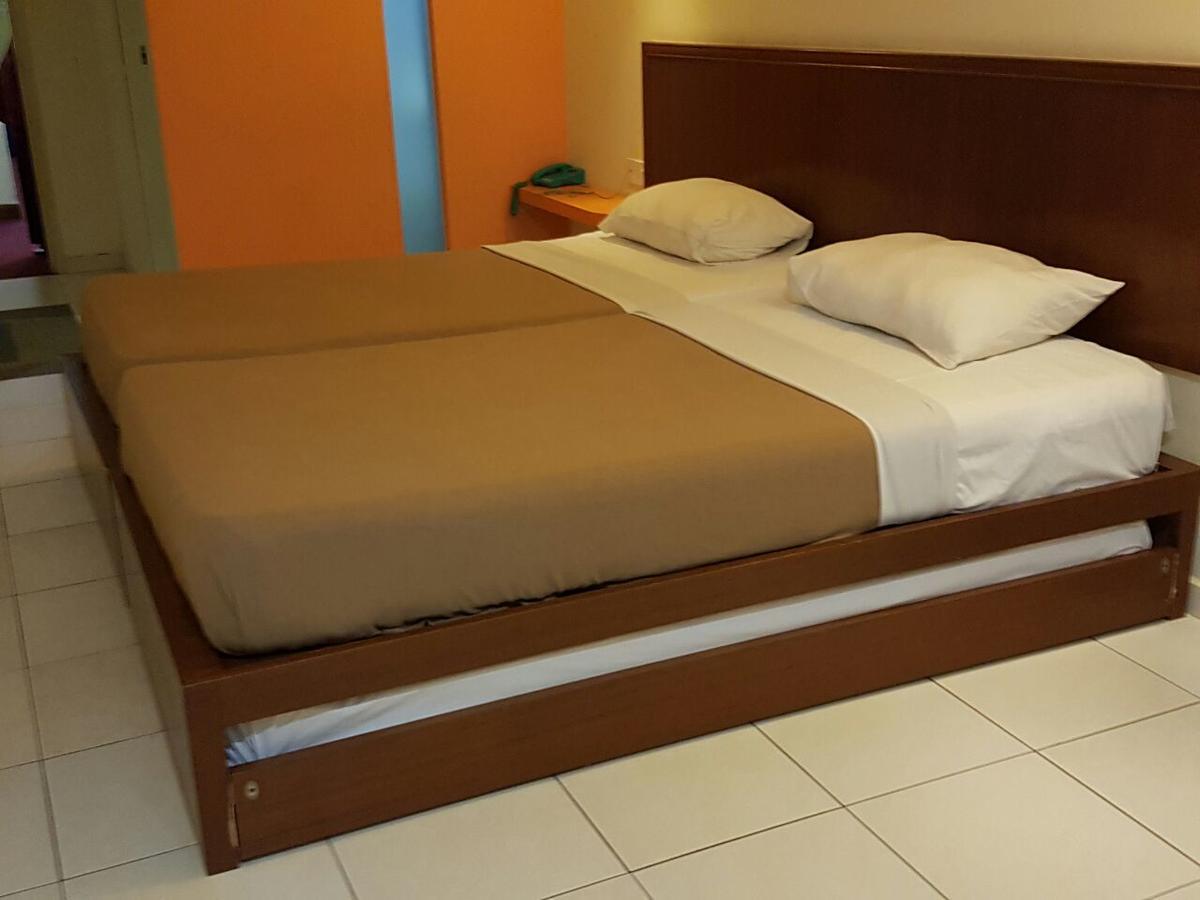 Newbridge Hotel Malacca Buitenkant foto