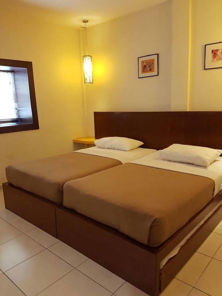 Newbridge Hotel Malacca Buitenkant foto